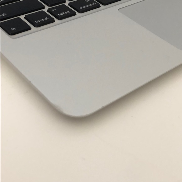 Macbook Air - Picture 3 of 7